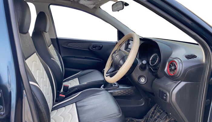 2022 Hyundai GRAND I10 NIOS MAGNA CORPORATE EDITION 1.2 KAPPA VTVT, Petrol, Manual, 17,381 km, Right Side Front Door Cabin