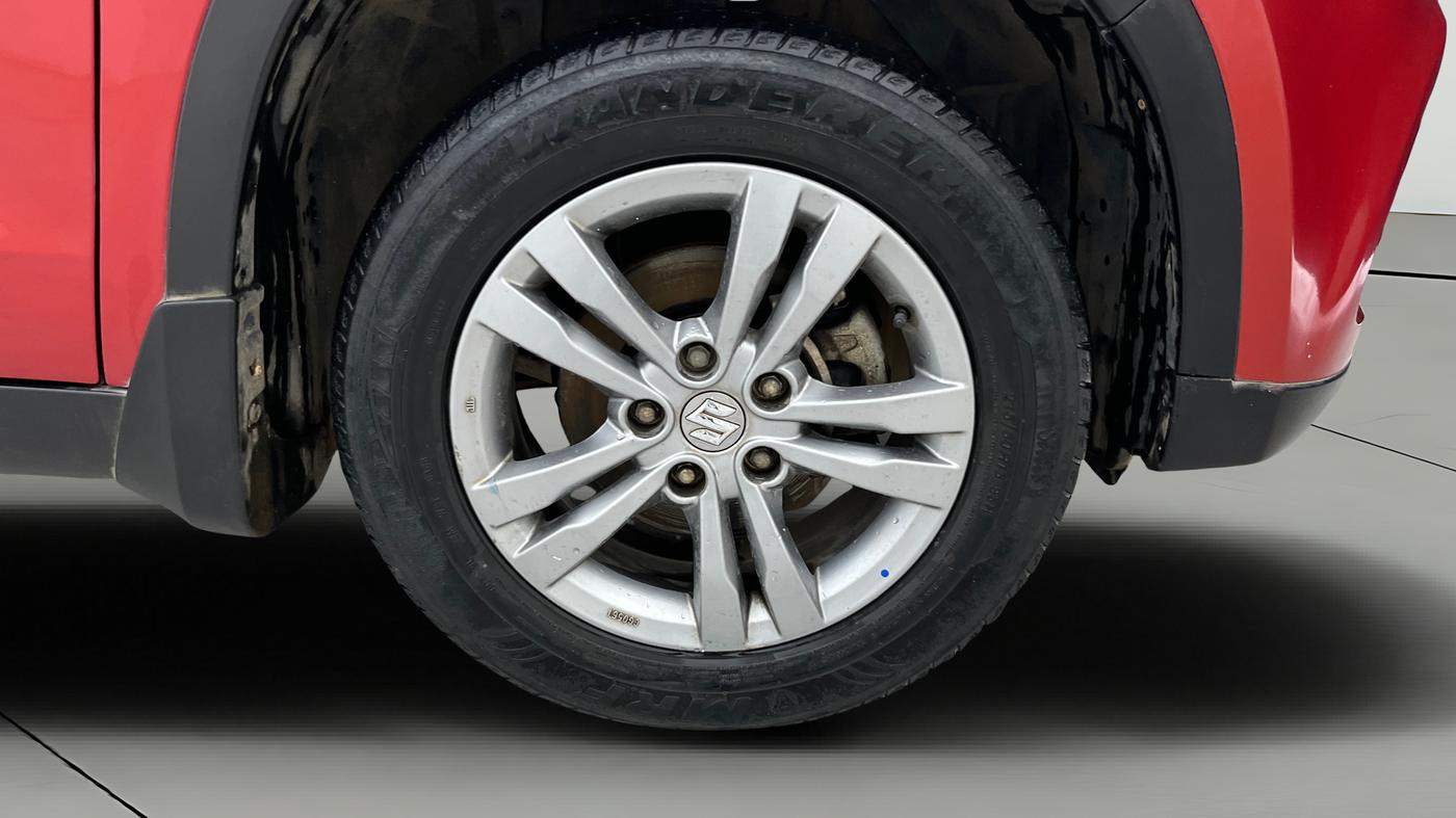 2018 Maruti Vitara Brezza ZDI, Diesel, Manual, 71,618 km, Right Front Wheel