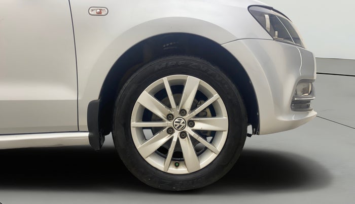 2015 Volkswagen Polo HIGHLINE1.2L, Petrol, Manual, 36,832 km, Right Front Wheel