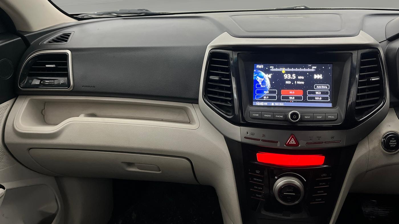 2019 Mahindra XUV300 W8 1.5 DIESEL AMT, Diesel, Automatic, 70,236 km, Air Conditioner