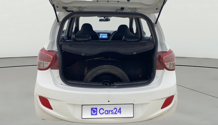 2015 Hyundai Grand i10 ASTA AT 1.2 KAPPA VTVT, CNG, Automatic, 1,24,302 km, Boot Open Zoomed View