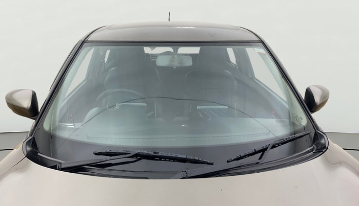 2022 Maruti Swift VXI, Petrol, Manual, 59,406 km, Front Windshield