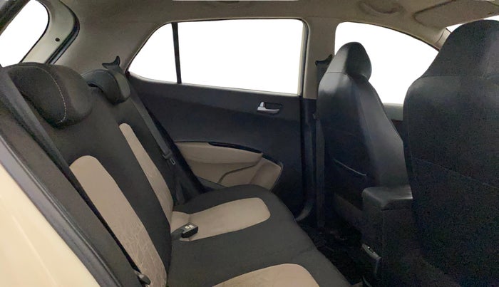 2014 Hyundai Grand i10 ASTA AT 1.2 KAPPA VTVT, Petrol, Automatic, 81,983 km, Right Side Rear Door Cabin