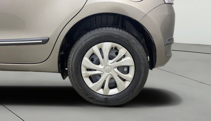 2019 Maruti Swift VXI, CNG, Manual, 70,799 km, Left Rear Wheel