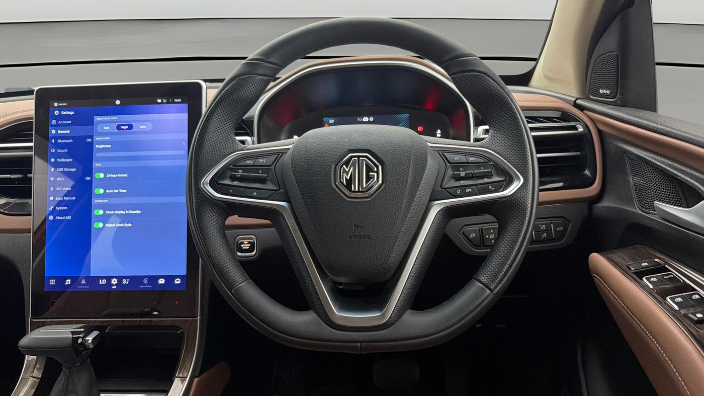 2023 MG HECTOR PLUS SAVVY PRO 1.5 TURBO CVT 6 STR, Petrol, Automatic, 15,647 km, Steering Wheel Close Up