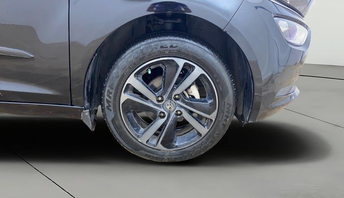 2023 Tata ALTROZ XZA PLUS DARK EDTION, Petrol, Automatic, 28,566 km, Right Front Wheel