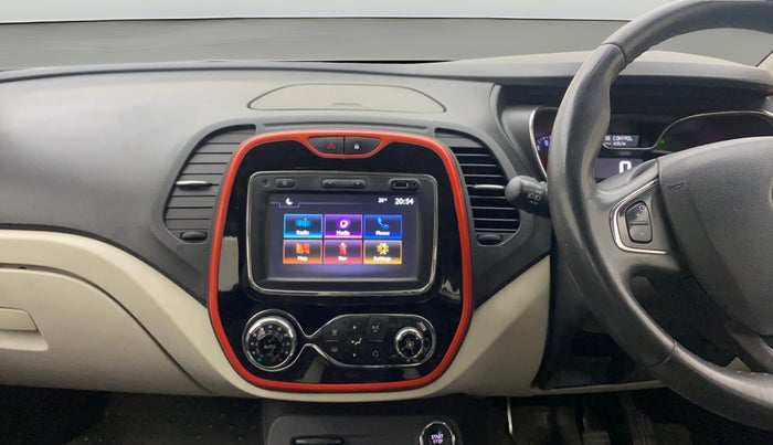 2017 Renault Captur RXT PETROL DUAL TONE, Petrol, Manual, 53,644 km, Air Conditioner
