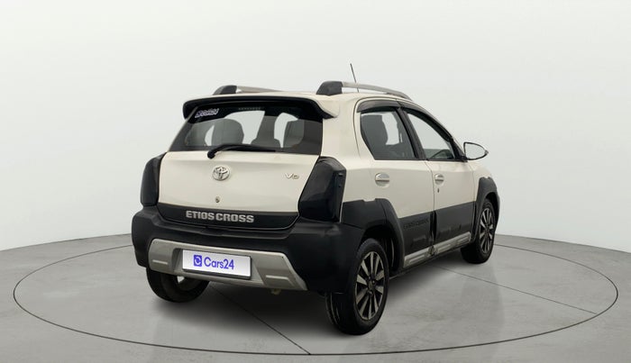 2017 Toyota Etios CROSS 1.4 VD, Diesel, Manual, 1,18,919 km, Right Back Diagonal