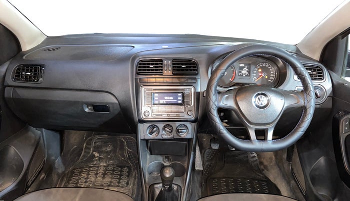 2017 Volkswagen Ameo COMFORTLINE 1.2L, Petrol, Manual, 68,818 km, Dashboard