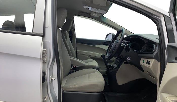 2019 Mahindra MARAZZO M2 7STR, Diesel, Manual, 1,49,602 km, Right Side Front Door Cabin