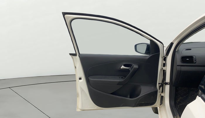 2016 Volkswagen Polo COMFORTLINE 1.2L, Petrol, Manual, 1,00,255 km, LHS Front Door