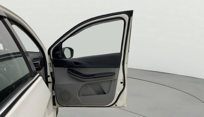 2023 Tata Tiago XT CNG, CNG, Manual, 24,173 km, RHS Front Door