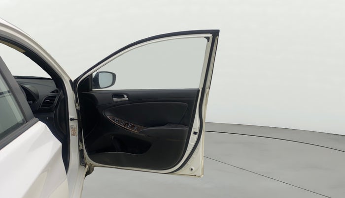 2016 Hyundai Verna 1.6 VTVT SX, Petrol, Manual, 1,13,295 km, RHS Front Door