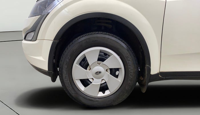 2019 Mahindra XUV500 W7 AT, Diesel, Automatic, 60,037 km, Left Front Wheel