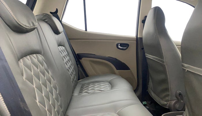 2012 Hyundai i10 ASTA 1.2 AT SUNROOF, Petrol, Automatic, 67,920 km, Right Side Rear Door Cabin