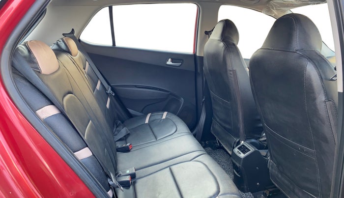 2018 Hyundai Grand i10 SPORTZ 1.2 KAPPA VTVT DUAL TONE, CNG, Manual, 65,557 km, Right Side Rear Door Cabin