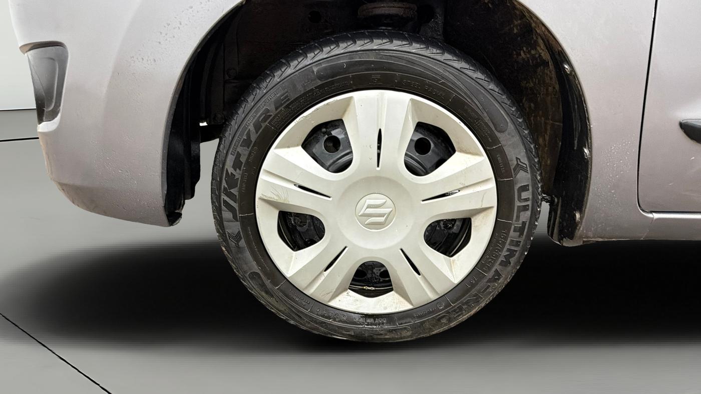 2015 Maruti Wagon R 1.0 VXI, Petrol, Manual, 39,588 km, Left Front Wheel
