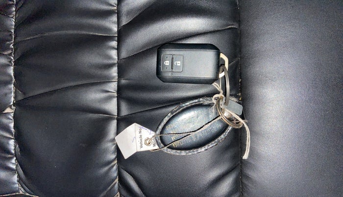 2022 Maruti Ertiga ZXI+ AT SHVS, Petrol, Automatic, 15,004 km, Key Close Up