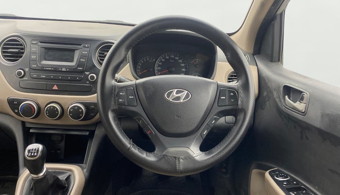 2015 Hyundai Xcent S (O) 1.2, Petrol, Manual, 1,25,322 km, Steering Wheel Close Up