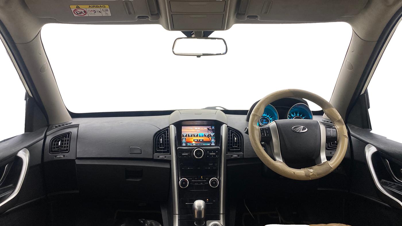 2020 Mahindra XUV500 W7, Diesel, Manual, 44,835 km, Dashboard