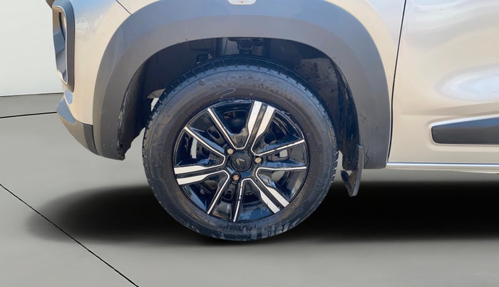 2022 Renault Kwid CLIMBER 1.0 AMT, Petrol, Automatic, 27,697 km, Left Front Wheel