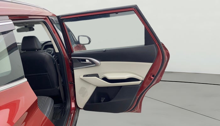 2023 KIA CARENS PRESTIGE PLUS 1.5 PETROL DCT 7 STR, Petrol, Automatic, 4,955 km, RHS Rear Door