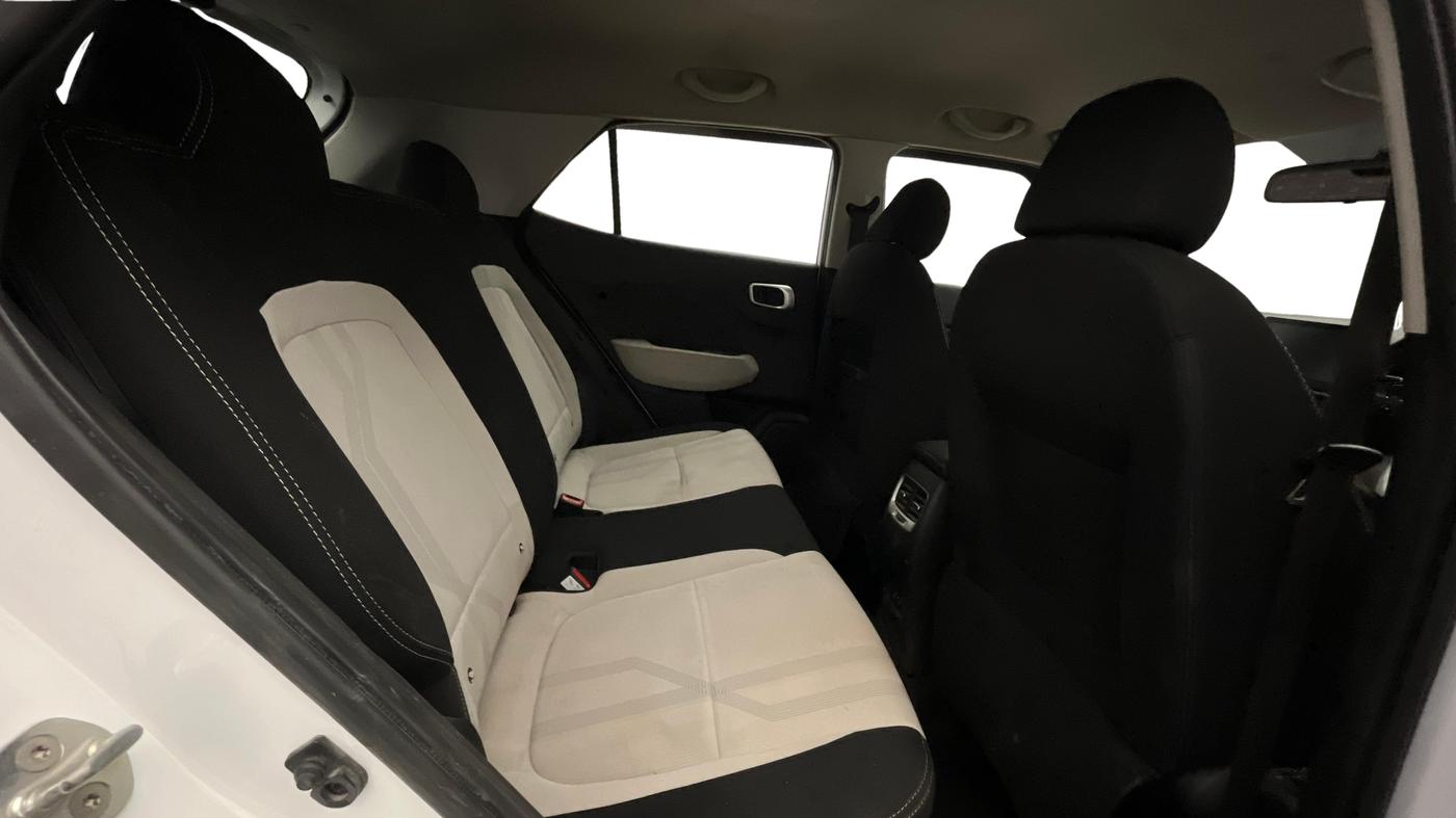 2022 Hyundai VENUE S(O) 1.2, Petrol, Manual, 39,698 km, Right Side Rear Door Cabin