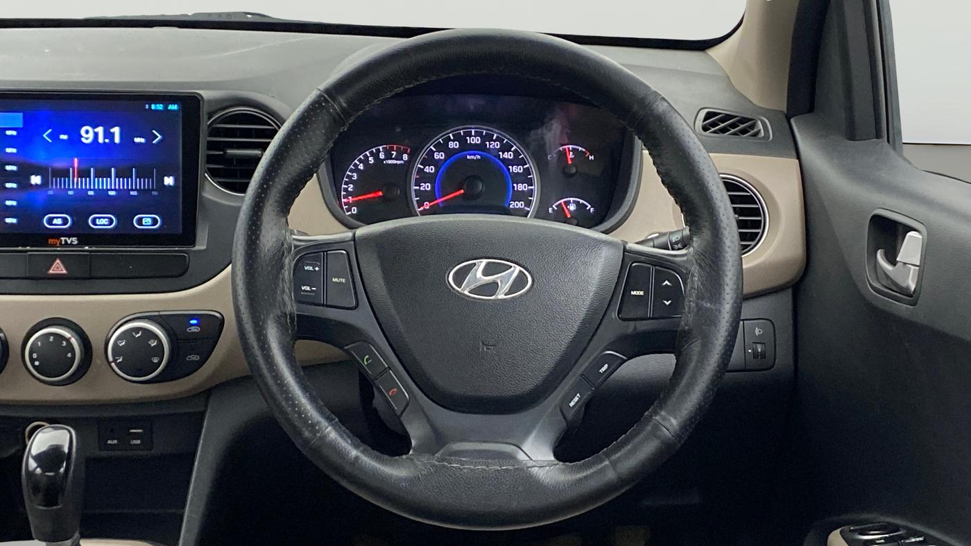 2016 Hyundai Grand i10 ASTA AT 1.2 KAPPA VTVT, Petrol, Automatic, 1,00,343 km, Steering Wheel Close Up