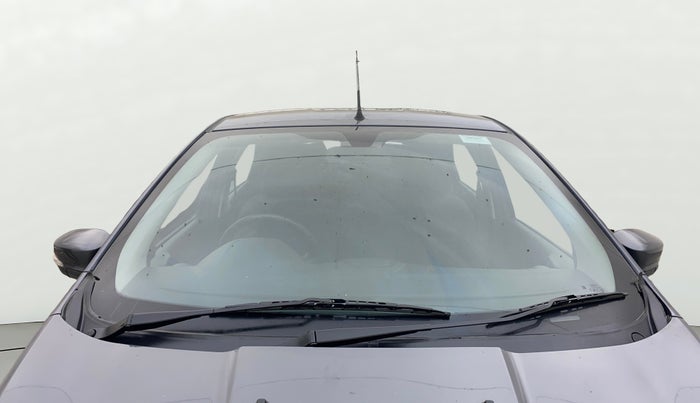 2017 Ford New Figo TREND 1.2 PETROL, Petrol, Manual, 1,00,922 km, Front Windshield