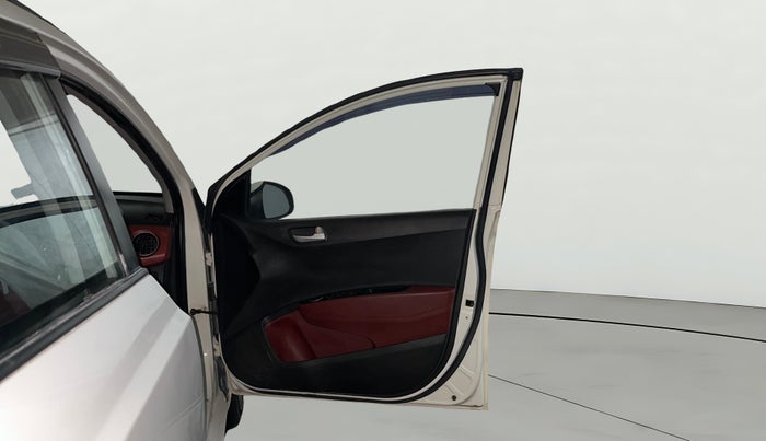 2016 Hyundai Grand i10 1.2 SPORTZ PRIME EDITION VTVT, CNG, Manual, 77,722 km, RHS Front Door