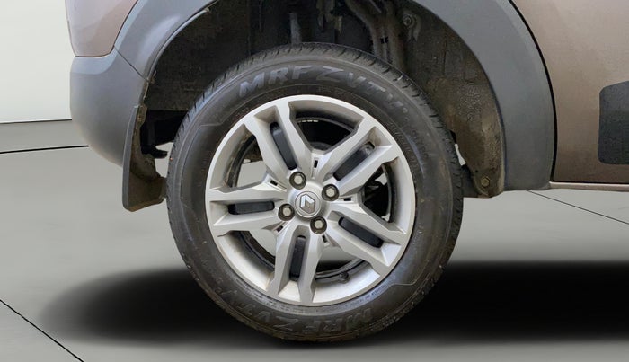 2023 Renault TRIBER RXZ AMT, Petrol, Automatic, 16,654 km, Right Rear Wheel