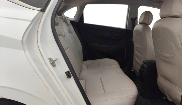 2022 Hyundai NEW I20 SPORTZ 1.2 MT, Petrol, Manual, 46,902 km, Right Side Rear Door Cabin