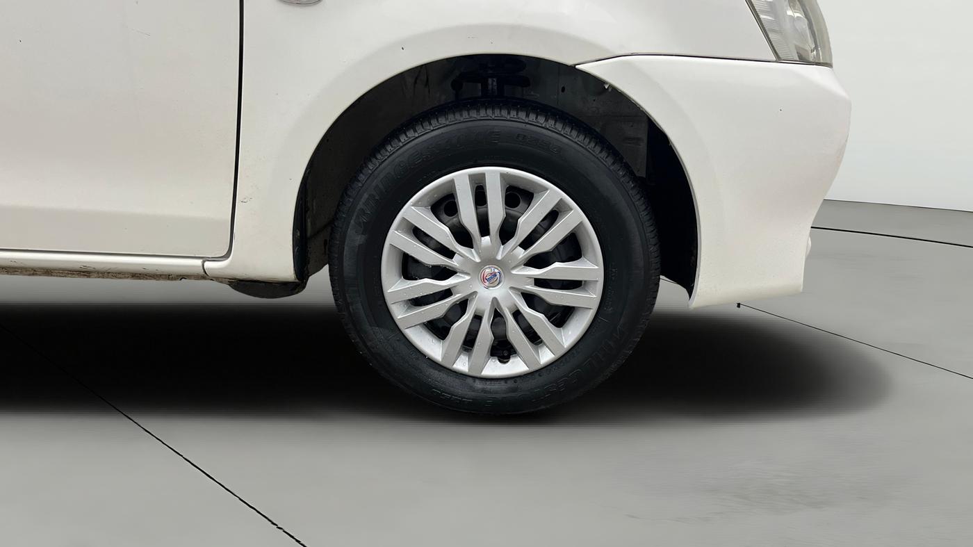 2016 Toyota Etios G, Petrol, Manual, 27,162 km, Right Front Wheel