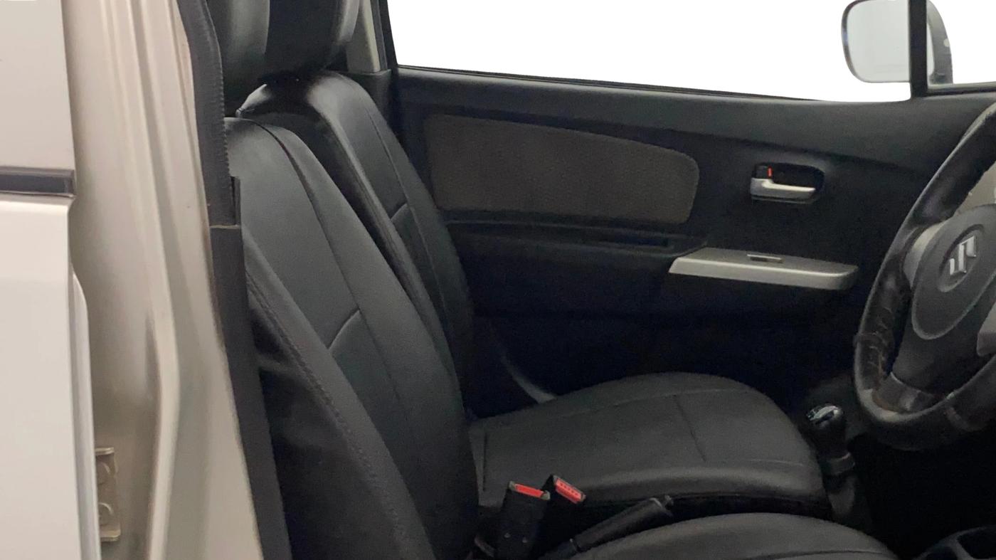 2013 Maruti Wagon R 1.0 LXI, Petrol, Manual, 33,114 km, Right Side Front Door Cabin