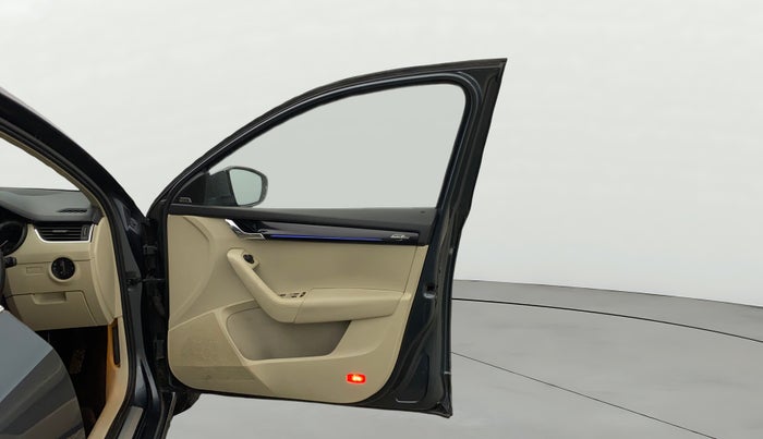 2018 Skoda Octavia L&K 1.8 TSI AT, Petrol, Automatic, 57,765 km, RHS Front Door