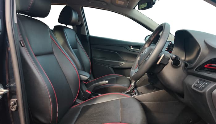 2021 Hyundai Verna SX (O) 1.0 TURBO DCT, Petrol, Automatic, 30,297 km, Right Side Front Door Cabin