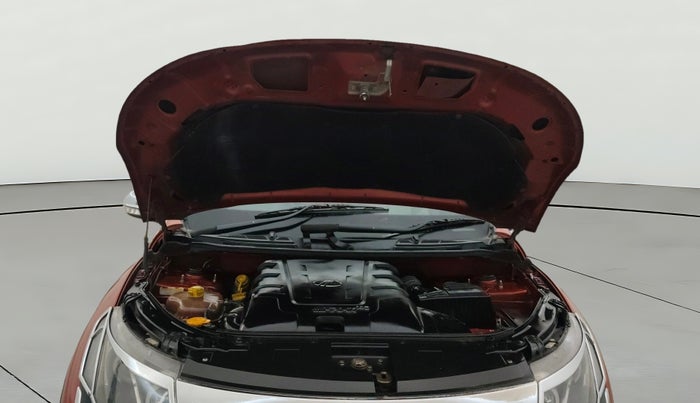 2017 Mahindra XUV500 W9, Diesel, Manual, 1,40,263 km, Open Bonet