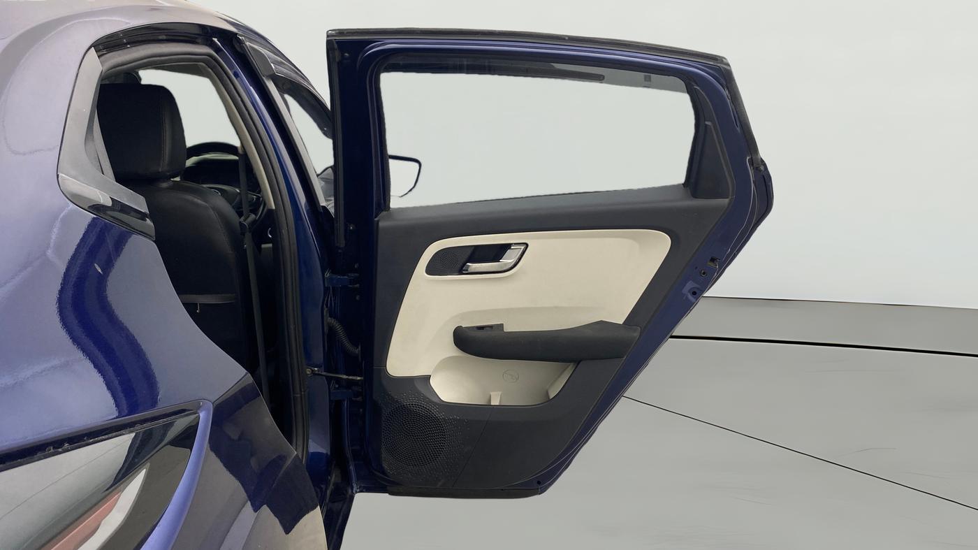2022 Tata ALTROZ XZA, Petrol, Automatic, 28,812 km, RHS Rear Door