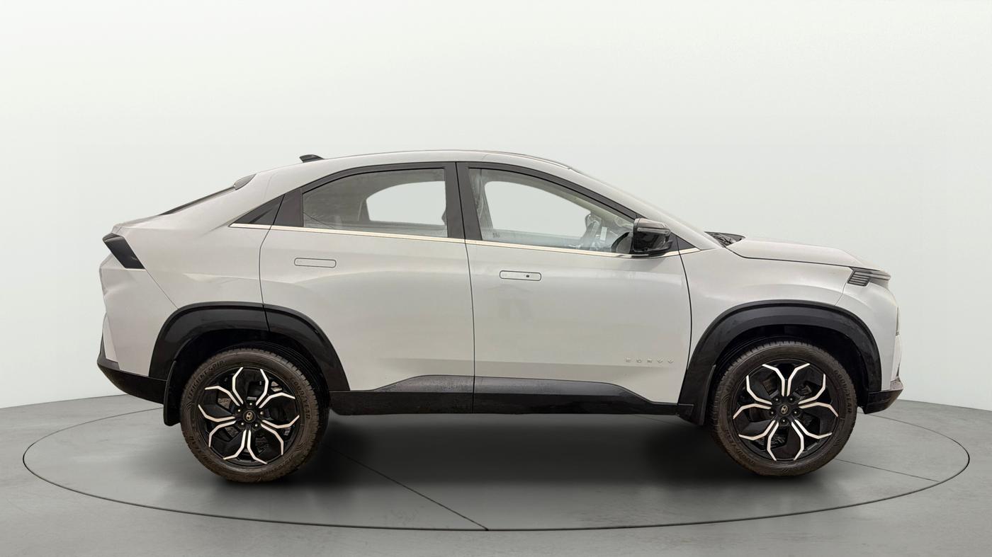 2024 Tata Curvv Creative Plus S 1.2 Petrol 7DCA, Petrol, Automatic, 29,193 km, Right Side View