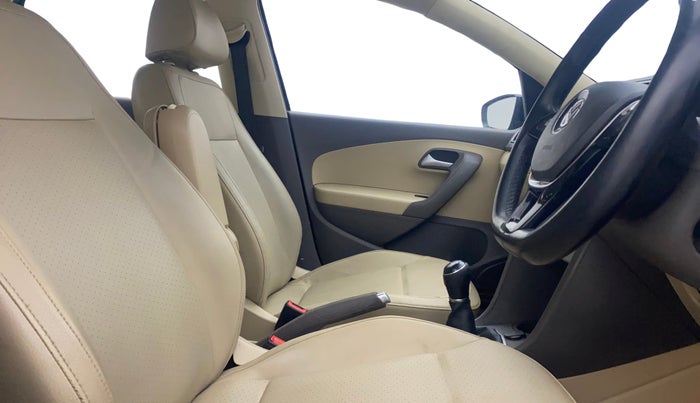 2015 Volkswagen Vento HIGHLINE 1.6 MPI, Petrol, Manual, 86,785 km, Right Side Front Door Cabin