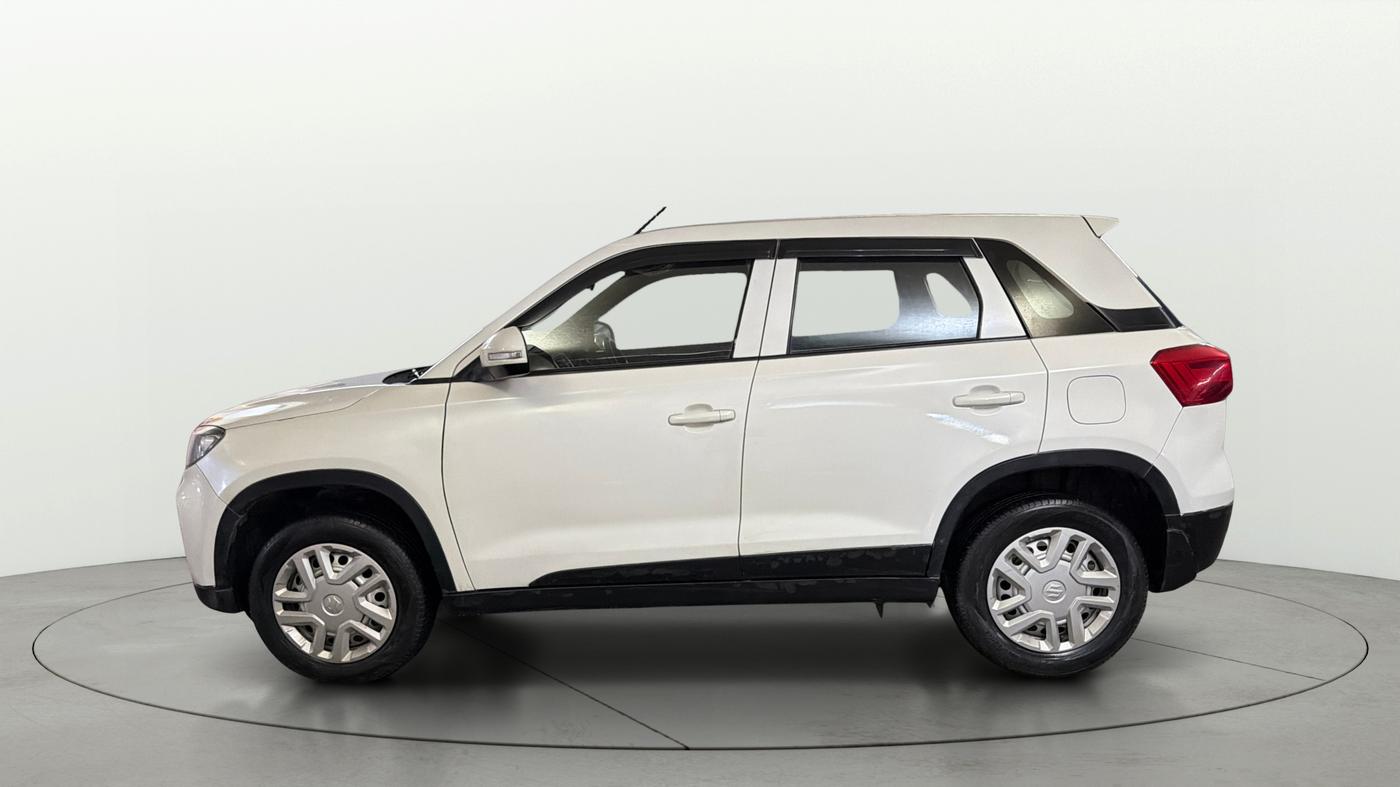 2022 Maruti Vitara Brezza LXI, Petrol, Manual, 52,003 km, Left Side