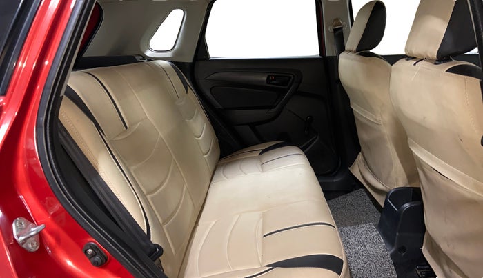 2016 Maruti Vitara Brezza VDI, Diesel, Manual, 1,03,019 km, Right Side Rear Door Cabin