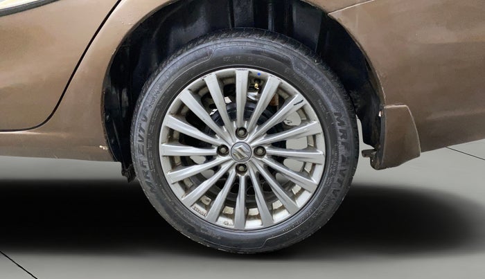 2016 Maruti Ciaz ZXI+, CNG, Manual, 59,334 km, Left Rear Wheel