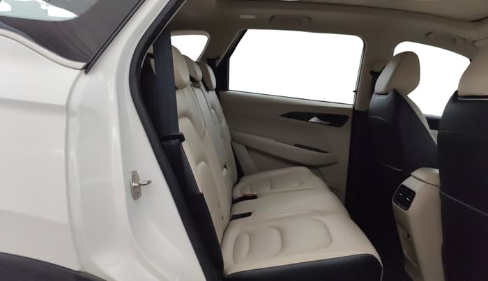 2021 MG HECTOR SHARP 1.5 PETROL CVT, Petrol, Automatic, 43,365 km, Right Side Rear Door Cabin