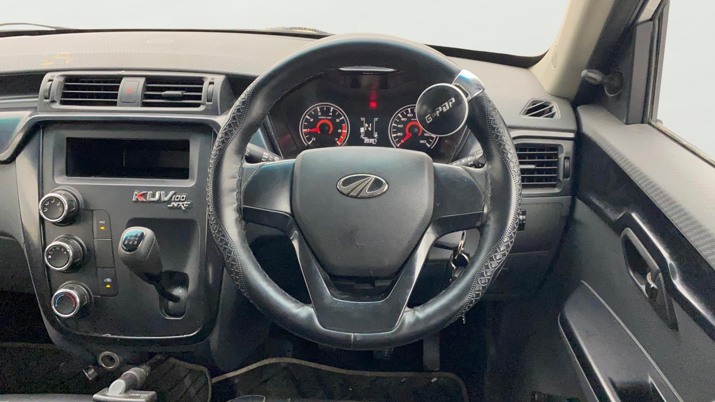 2018 Mahindra KUV 100 NXT K2 P 6 STR, Petrol, Manual, 39,402 km, Steering Wheel Close Up