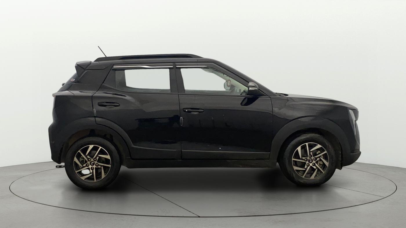 2024 Mahindra XUV 3XO AX5 1.5 Turbo Diesel, Diesel, Manual, 54,868 km, Right Side View