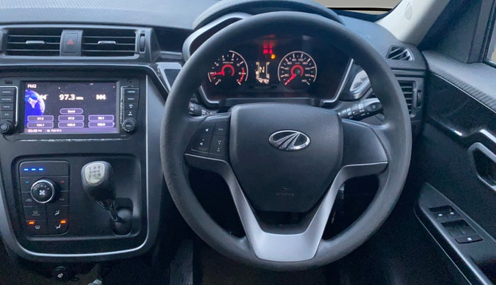 2018 Mahindra KUV 100 NXT K8 P 6 STR DUAL TONE, Petrol, Manual, 42,754 km, Steering Wheel Close Up