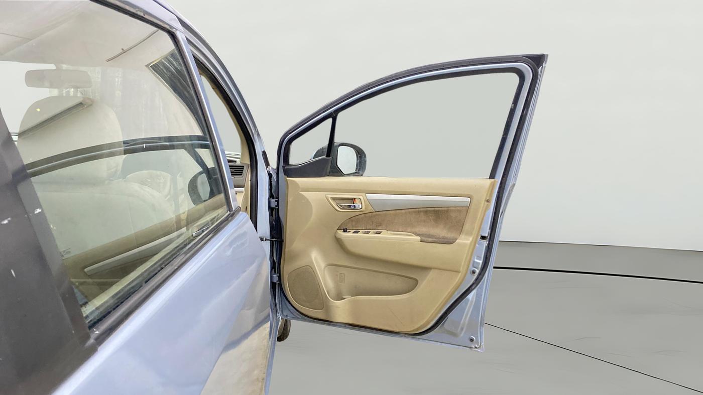 2014 Maruti Ertiga ZXI, Petrol, Manual, 1,09,924 km, RHS Front Door