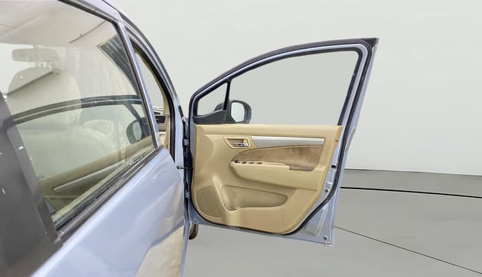2014 Maruti Ertiga ZXI, Petrol, Manual, 1,09,924 km, RHS Front Door