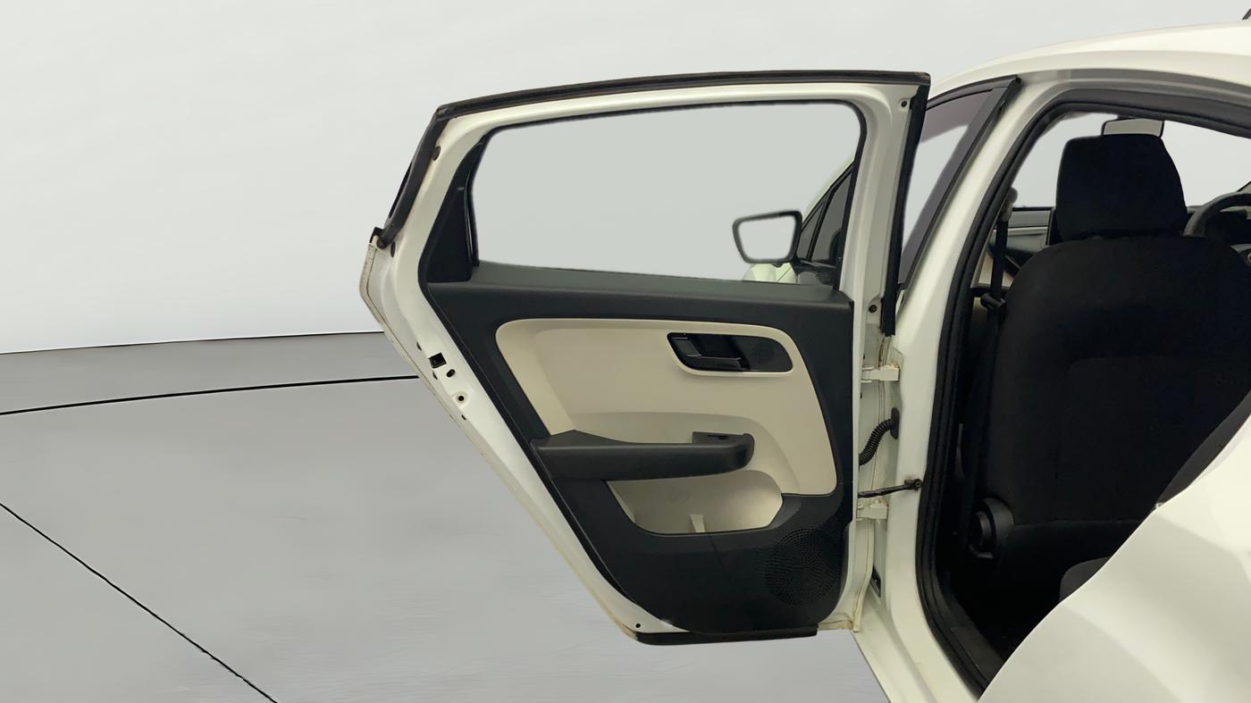 2022 Tata ALTROZ XM PLUS PETROL, Petrol, Manual, 79,466 km, LHS Rear Door